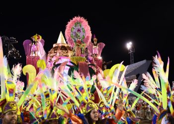 Carnaval na Floresta: Escolas de Samba do Grupo de Acesso A disputam o direito de ingressar na elite do Carnaval de Manaus