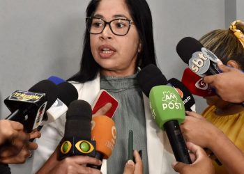 PC-AM prende mulher que deixou o filho sozinho em casa durante a madrugada