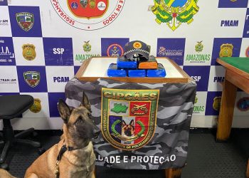 Base Arpão 1: PMAM apreende mais de 5,5 quilos de droga em forro de banheiro de embarcação, em Coari