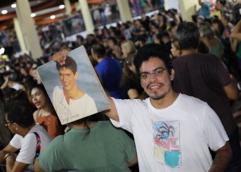 No Dia dos Namorados, prefeitura reúne 2,5 mil pessoas em show de Jorge Vercillo
