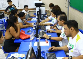 “Foram 14 anos correndo atrás dessa regularização. É momento de festejar”, comemora moradora do Residencial Petrópolis durante Governo Presente