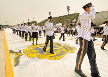 Desfile dos Colégios Militares da Polícia Militar do Amazonas reúne mais de 4 mil pessoas no Sambódromo