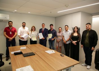 Sect recebe registros dos 100 primeiros títulos definitivos dos moradores do Conjunto Boas Novas, na zona norte