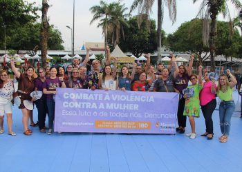 Ato público da prefeitura contra o feminicídio reúne mulheres no CSU do Parque 10