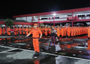 Corpo de Bombeiros do Amazonas celebra 26 anos de emancipação e entrega comendas para autoridades