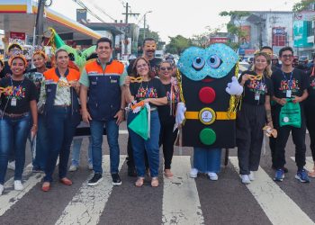 Carnaval na Floresta 2025: Detran-AM reforça conscientização dos condutores e pedestres durante ação de rua