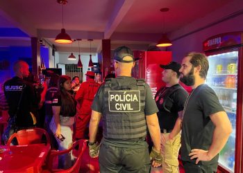 CIF fiscaliza bares e ‘adegas’ nos bairros da zona leste de Manaus