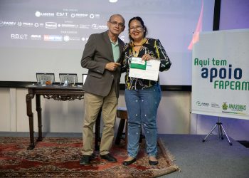 Estudantes e profissionais são homenageados durante 6° Prêmio de Turismo Maria Helena Fonseca da UEA
