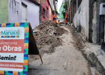 Prefeitura de Manaus recupera rede de drenagem após construção irregular comprometer via no bairro Petrópolis