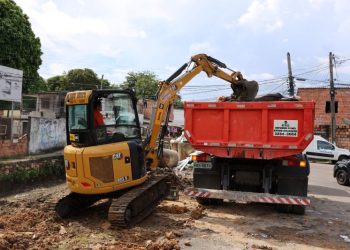 Prefeitura de Manaus reforça serviços de desassoreamento na capital