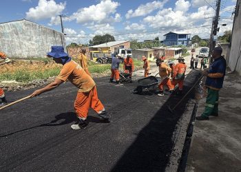 Prefeitura de Manaus aplica mais de 20 toneladas de asfalto em via do bairro Novo Aleixo