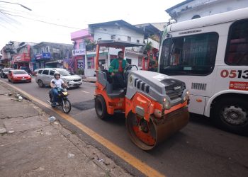 Prefeitura de Manaus intensifica manutenção viária na Compensa e melhora mobilidade na zona Oeste