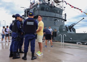 Prefeito David Almeida visita o mirante Lúcia Almeida e reforça ações da prefeitura diante da cheia do rio Negro
