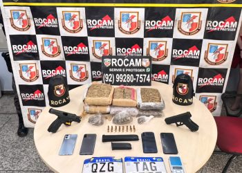 PMAM prende quinteto com seis tabletes de droga, armas de fogo e veículo furtado
