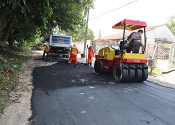 Rua do Parque 10 de Novembro recebe obra de pavimentação da prefeitura e garante dignidade aos moradores
