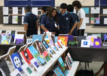 EE Antônio da Encarnação Filho realiza 2ª Expoenarte com desenhos e pinturas de estudantes