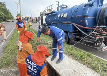 Prefeitura de Manaus reforça infraestrutura em importante via do bairro Cidade de Deus