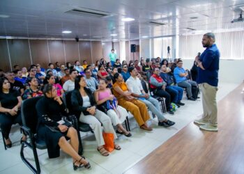 Projeto ‘Tô na Obra’ leva estudantes para conhecer o canteiro de obras do Residencial São Pedro, no bairro Betânia, zona sul