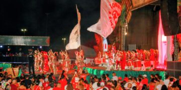 Curral do Garantido transforma Sambódromo em palco de exaltação às mulheres da Amazônia