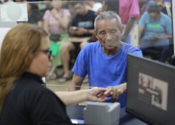SSP-AM reforça atendimento prioritário para idosos e PcDs na emissão da Carteira de Identidade Nacional