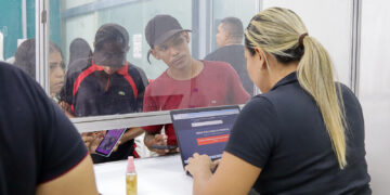 Público do ‘#SouManaus Passo a Paço 2026’ aproveita domingo para retirada das pulseiras do evento