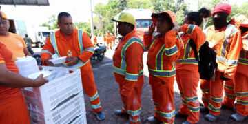 Cozinha da Gente começa a funcionar e reforça cuidado da Prefeitura de Manaus com os garis