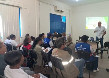 Prefeitura de Manaus promove capacitação para o uso de estações disseminadoras de larvicida no combate ao Aedes
